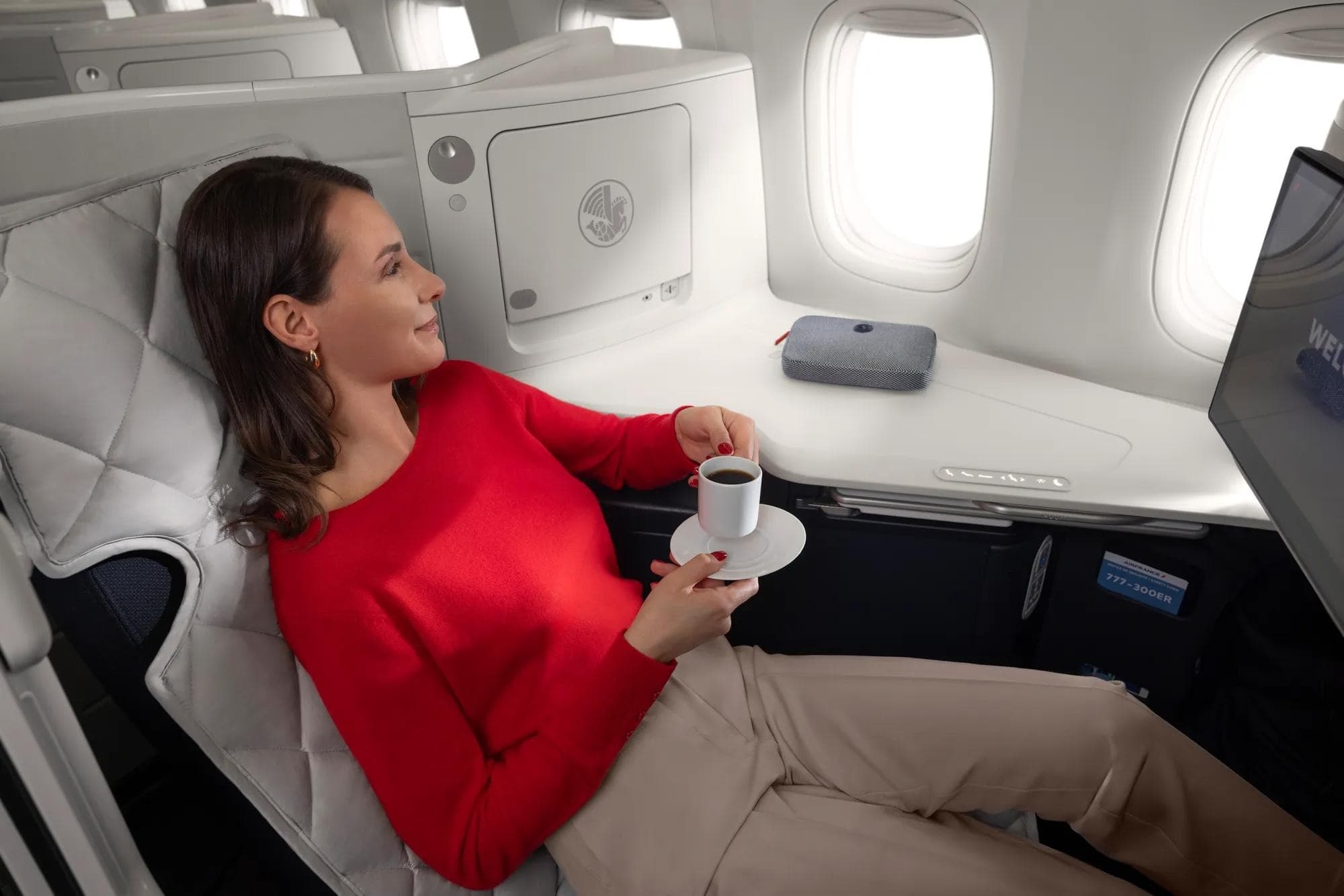 China Eastern/Air France/Qantas Business Class Round-the-World via Buenos Aires and Paris thumbnail 3