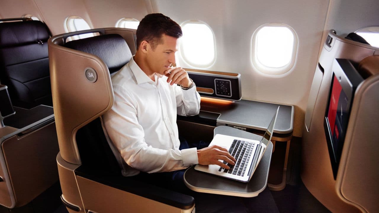 Qantas Business Class to Hawaii thumbnail 3