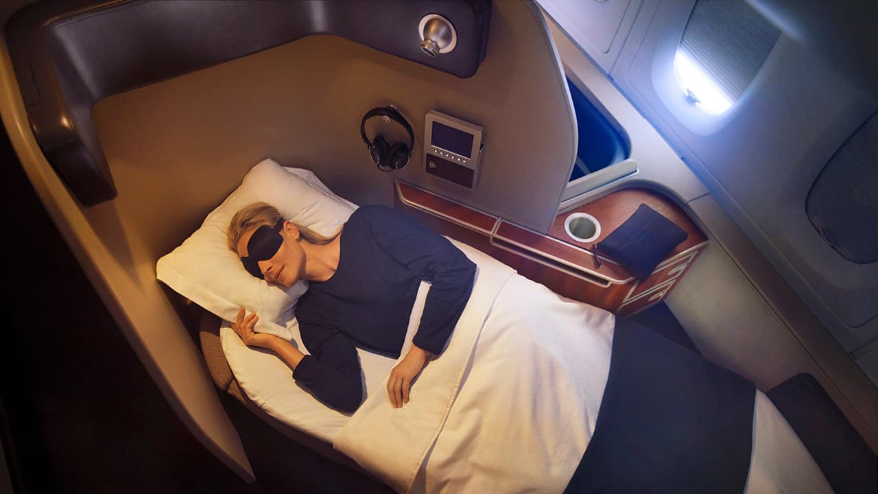 Qantas First Class to USA thumbnail 2