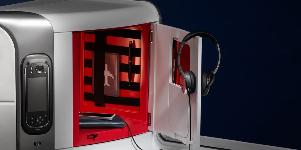 Universal power socket and individual USB ports