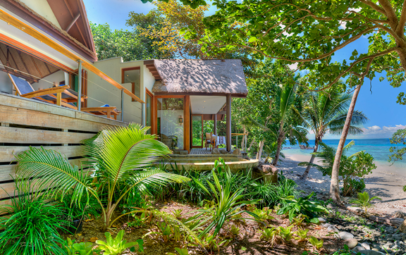 island-plunge-pool-villa-royal-duvai-private-island0resort