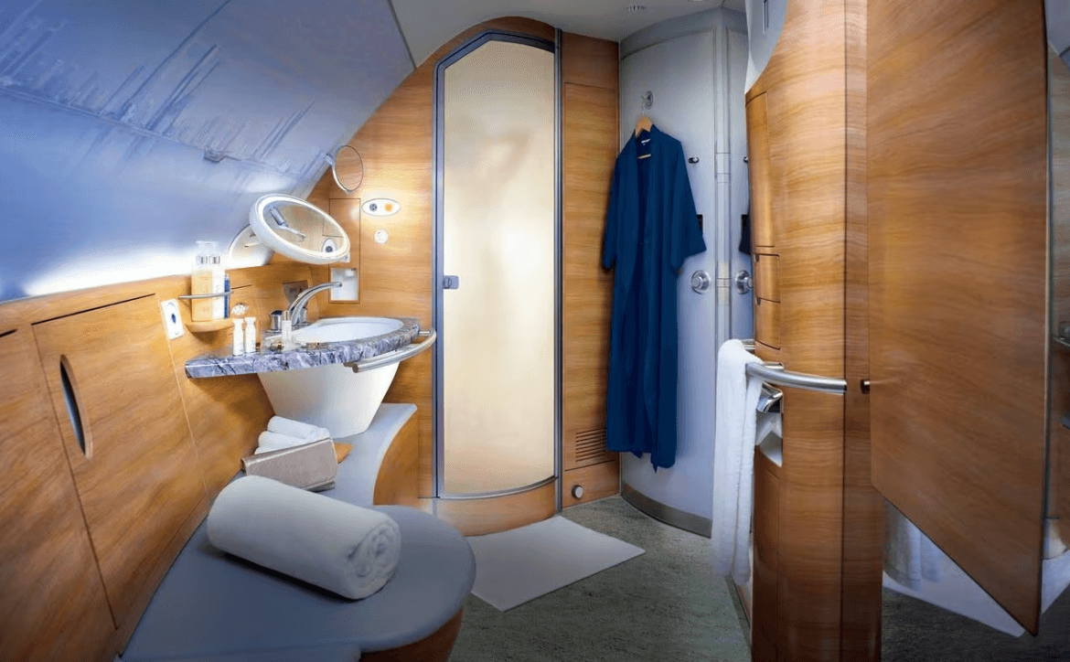 Qantas/Emirates/British Airways/American Airlines Mixed First/Business Class Round-the-World Special thumbnail 6